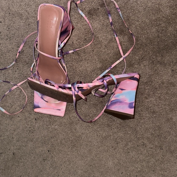 Pink block heels with laces, wide feet - Picture 2 of 2